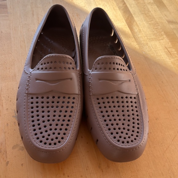 FLOAFERS Posh Driver 2.0 Loafer in Driftwood Brown -- Woman's SIZE 9 - Picture 2 of 7